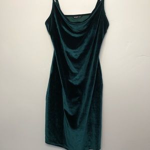 Plus size Forest green velvet midi dress